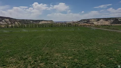 Undisclosed, Boulder, UT 84716 photo 3