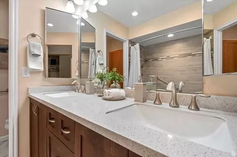 Bath - 888 E 6895 S, Midvale, UT 84047 photo 2 of 7
