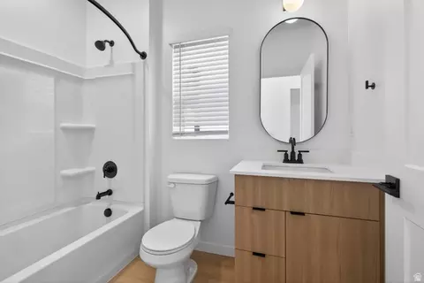 Bath - 2906 E Desert Sol Ct, Moab, UT 84532 photo 1 of 5