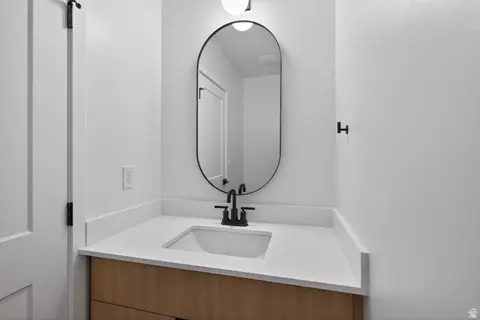 Bath - 2946 E Desert Sol Ct, Moab, UT 84532 photo 1 of 6
