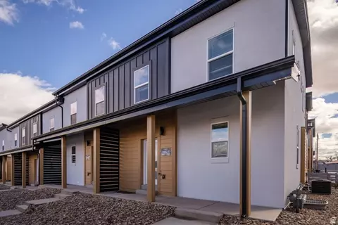 Exterior - 2882 E Desert Sol Ct, Moab, UT 84532 photo 3 of 6