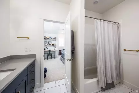 Bath - 594 E 1000 N, Mapleton, UT 84664 photo 4 of 7