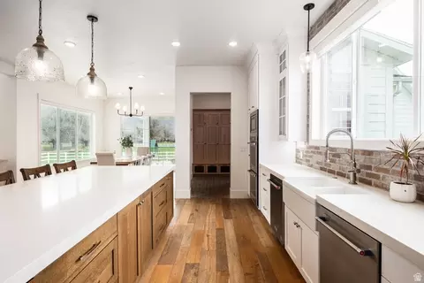 Kitchen - 594 E 1000 N, Mapleton, UT 84664 photo 2 of 3