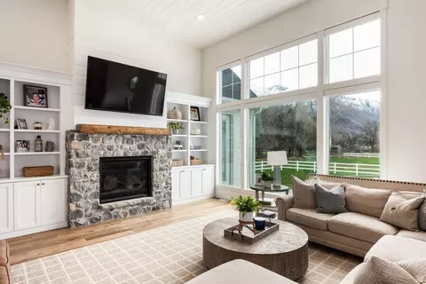 Living - 594 E 1000 N, Mapleton, UT 84664 photo 2 of 6