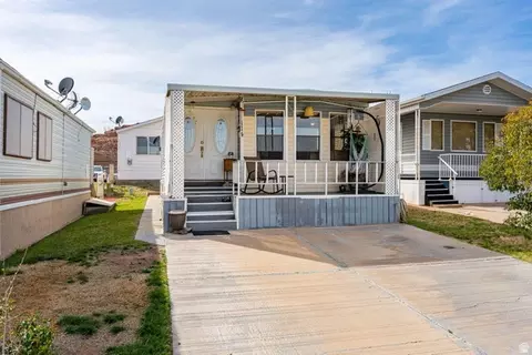 1150 W Red Pkwy #114, Washington, UT 84780