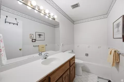 Bath - 403 W 400 N #1, Bountiful, UT 84010 photo 1 of 2
