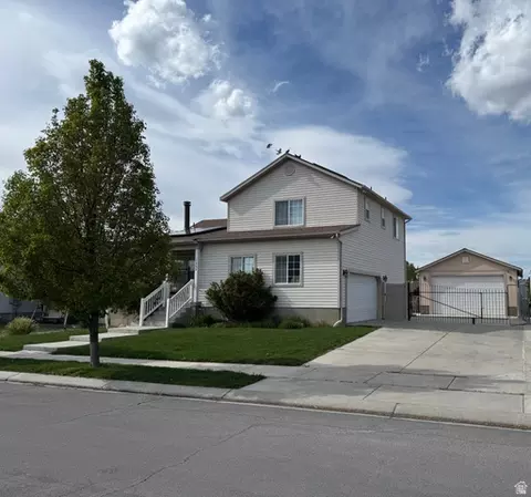 Exterior - 1855 E Boulder St, Eagle Mountain, UT 84005 photo 4 of 4