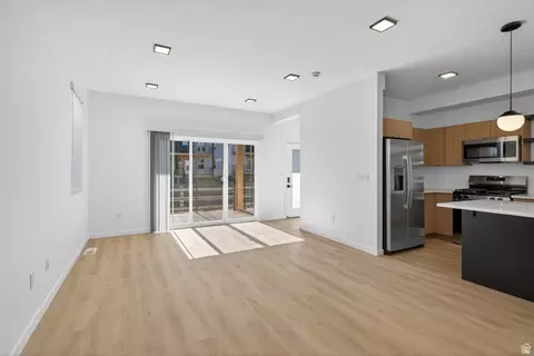 Living - 2886 E Desert Sol Ct, Moab, UT 84532 photo 3 of 4