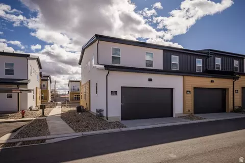 Exterior - 2886 E Desert Sol Ct, Moab, UT 84532 photo 5 of 6