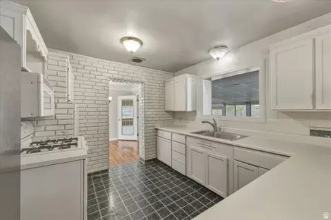 Kitchen - 376 S 400 E, Orem, UT 84097 photo 2 of 4