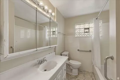 Bath - 376 S 400 E, Orem, UT 84097 photo 1 of 1