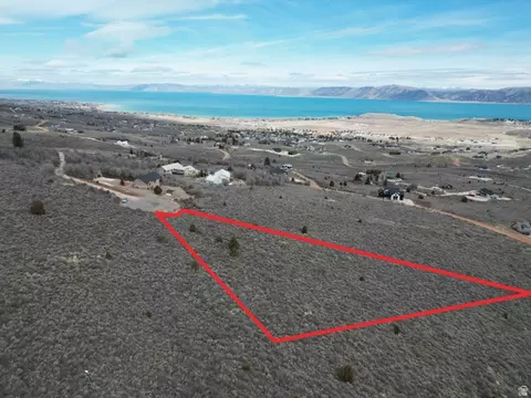 3335 S Mules Ear Cir #37, Garden City, UT 84028