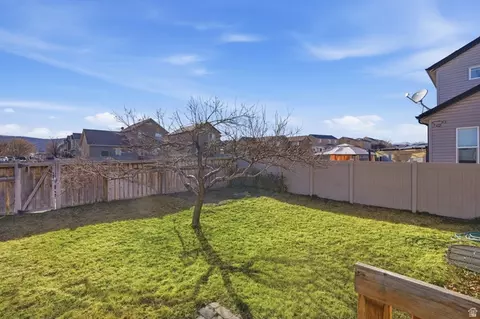 Exterior - 4636 E Jimmy Ln, Eagle Mountain, UT 84005 photo 9 of 9