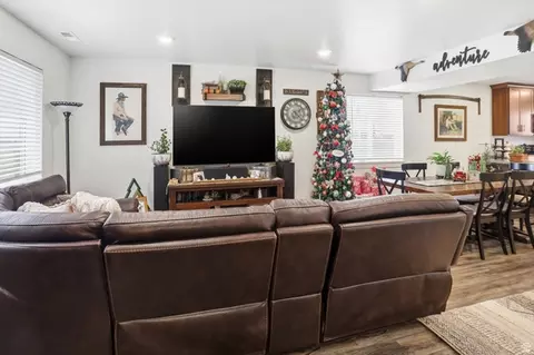 Living - 89 E 200 S, Franklin, ID 83237 photo 1 of 2
