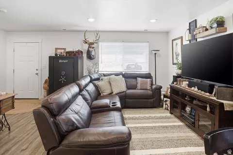 Living - 89 E 200 S, Franklin, ID 83237 photo 2 of 2
