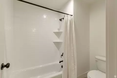 Bath - 2132 N 725 W, Centerville, UT 84014 photo 5 of 6