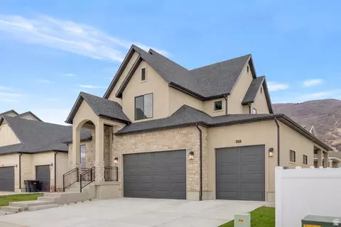 Exterior - 2132 N 725 W, Centerville, UT 84014 photo 3 of 4