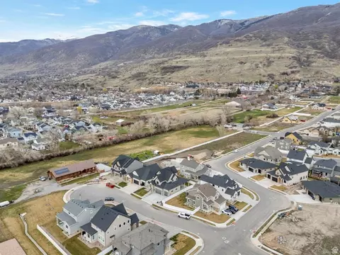 View/Area - 2132 N 725 W, Centerville, UT 84014 photo 3 of 3