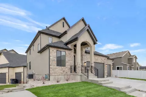 Exterior - 2132 N 725 W, Centerville, UT 84014 photo 2 of 4