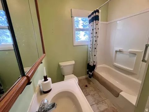 Bath - 479 E 100 N, Meadow, UT 84644 photo 1 of 2