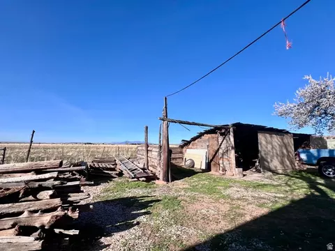 Exterior - 479 E 100 N, Meadow, UT 84644 photo 6 of 24