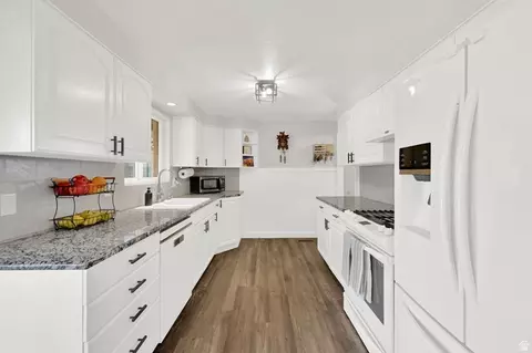 Kitchen - 2088 N 450 W, Sunset, UT 84015 photo 4 of 5