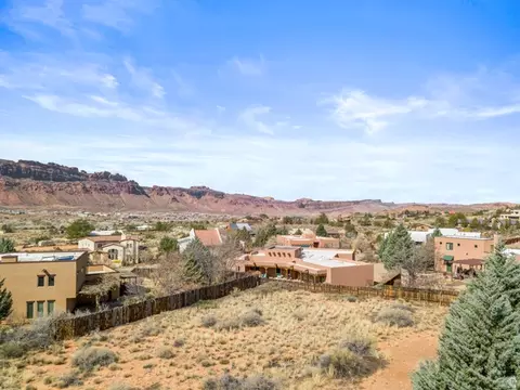 2204 S Arena Roja #2, Moab, UT 84532 photo 2