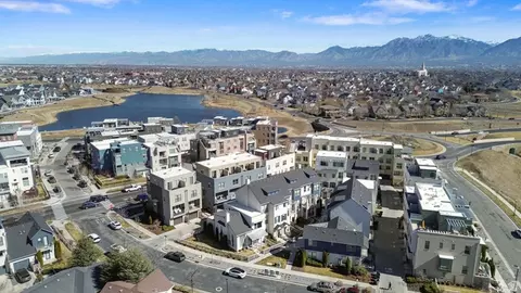 11267 S High Crest Ln, South Jordan, UT 84009
