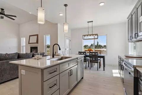 Kitchen - 5777 W 4100 S, Hooper, UT 84315 photo 1 of 4