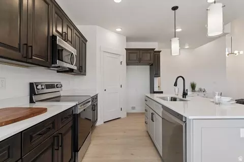 Kitchen - 5777 W 4100 S, Hooper, UT 84315 photo 4 of 4