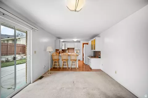 Living - 994 Deborah Dr, Bountiful, UT 84010 photo 4 of 5