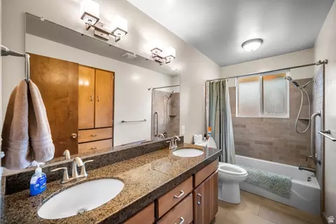Bath - 994 Deborah Dr, Bountiful, UT 84010 photo 2 of 4