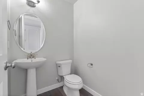Bath - 1283 W 2375 S, Syracuse, UT 84075 photo 1 of 4