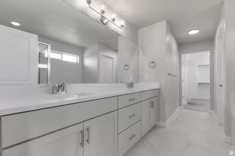 Bath - 1283 W 2375 S, Syracuse, UT 84075 photo 2 of 4