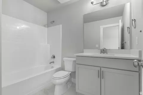 Bath - 1283 W 2375 S, Syracuse, UT 84075 photo 4 of 4
