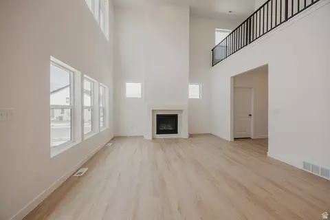 Living - 3643 N Eagle Dr #313, Eagle Mountain, UT 84005 photo 2 of 5