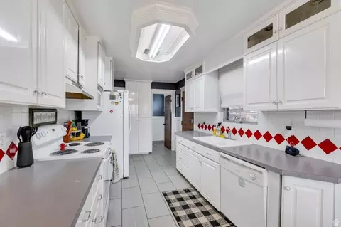 Kitchen - 171 E 500 N, Orem, UT 84057 photo 1 of 7