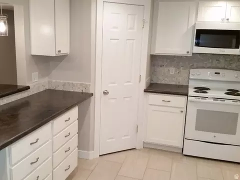 Kitchen - 171 E 500 N, Orem, UT 84057 photo 6 of 7
