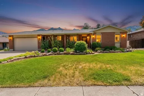 8711 S Rustler Rd, Cottonwood Heights, UT 84093