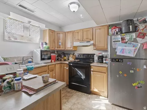 Kitchen - 322 E 900 N, Logan, UT 84321 photo 4 of 5