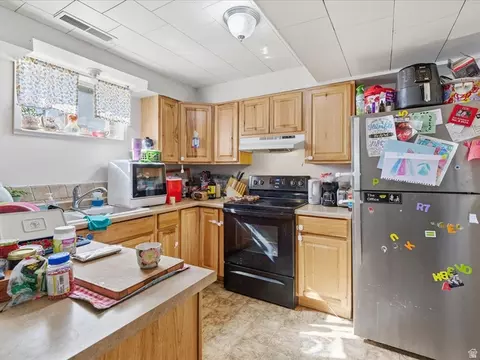 Kitchen - 322 E 900 N, Logan, UT 84321 photo 5 of 5