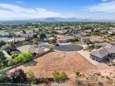 1086 W Montezuma Cir #6, Washington, UT 84780