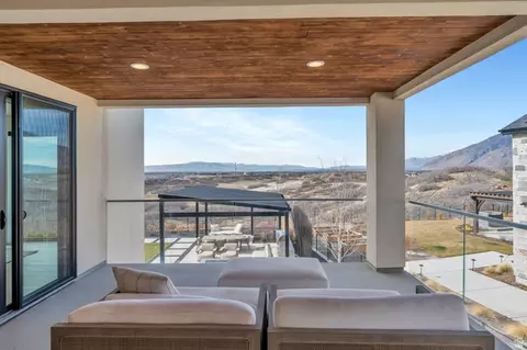Exterior - 3918 S Mapleton Estates Dr, Mapleton, UT 84664 photo 4 of 16