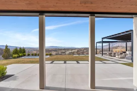 Exterior - 3918 S Mapleton Estates Dr, Mapleton, UT 84664 photo 7 of 16