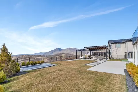 Exterior - 3918 S Mapleton Estates Dr, Mapleton, UT 84664 photo 8 of 16