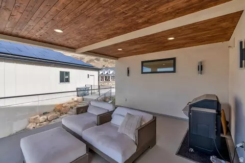 Exterior - 3918 S Mapleton Estates Dr, Mapleton, UT 84664 photo 5 of 16