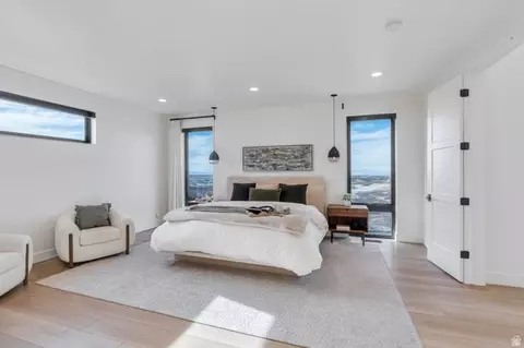Bedroom - 3918 S Mapleton Estates Dr, Mapleton, UT 84664 photo 1 of 10