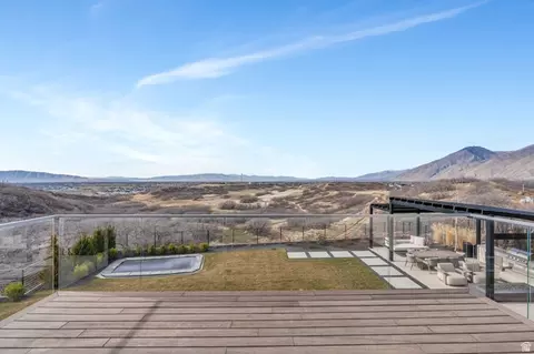 Exterior - 3918 S Mapleton Estates Dr, Mapleton, UT 84664 photo 6 of 16