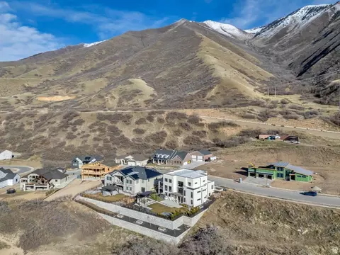 View/Area - 3918 S Mapleton Estates Dr, Mapleton, UT 84664 photo 6 of 7