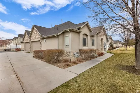10819 S Wynview Ln W, South Jordan, UT 84095